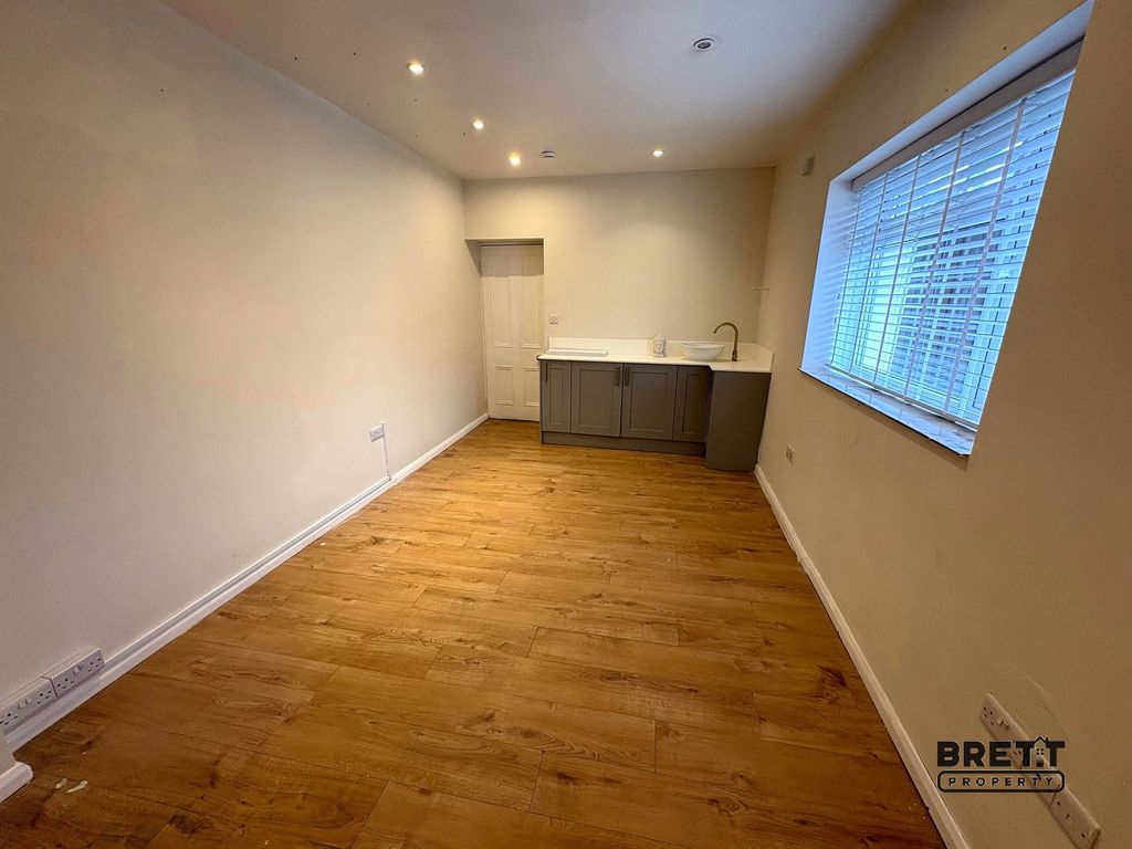 Property photo 3 of 4 Not Specified