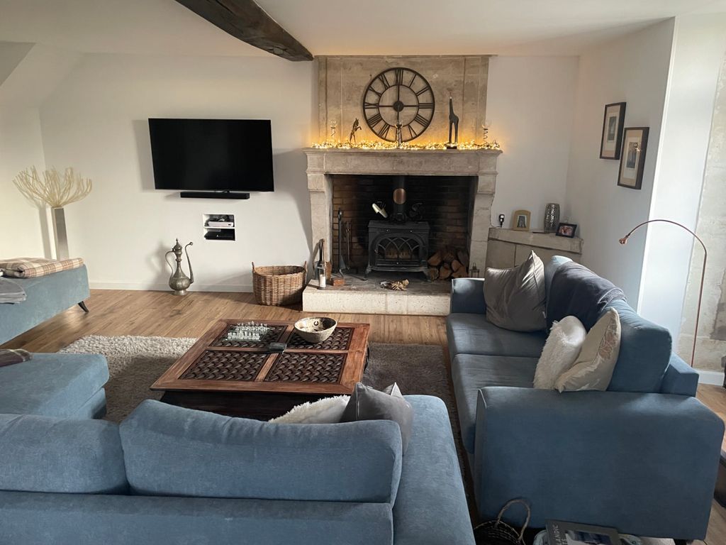 Property photo 3 of 19