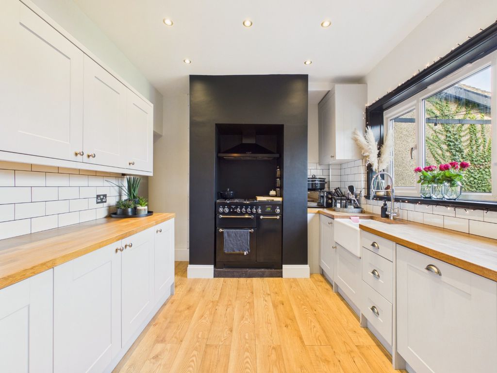 Property photo 2 of 15 5528054