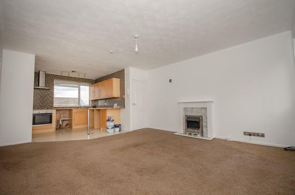 Property photo 2 of 13 Living Room Main.Jpg