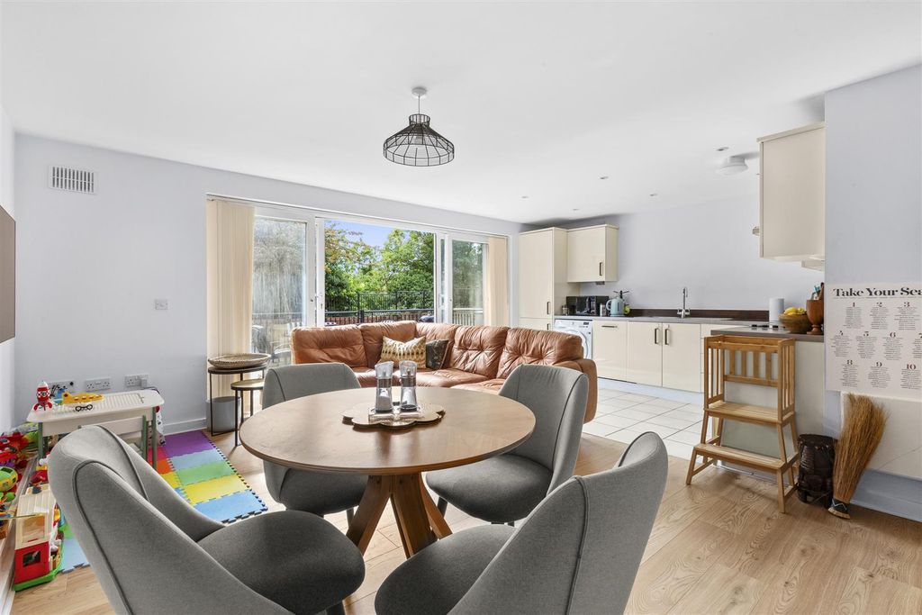 Property photo 2 of 15 Carter House, Tadros Court-6.Jpg