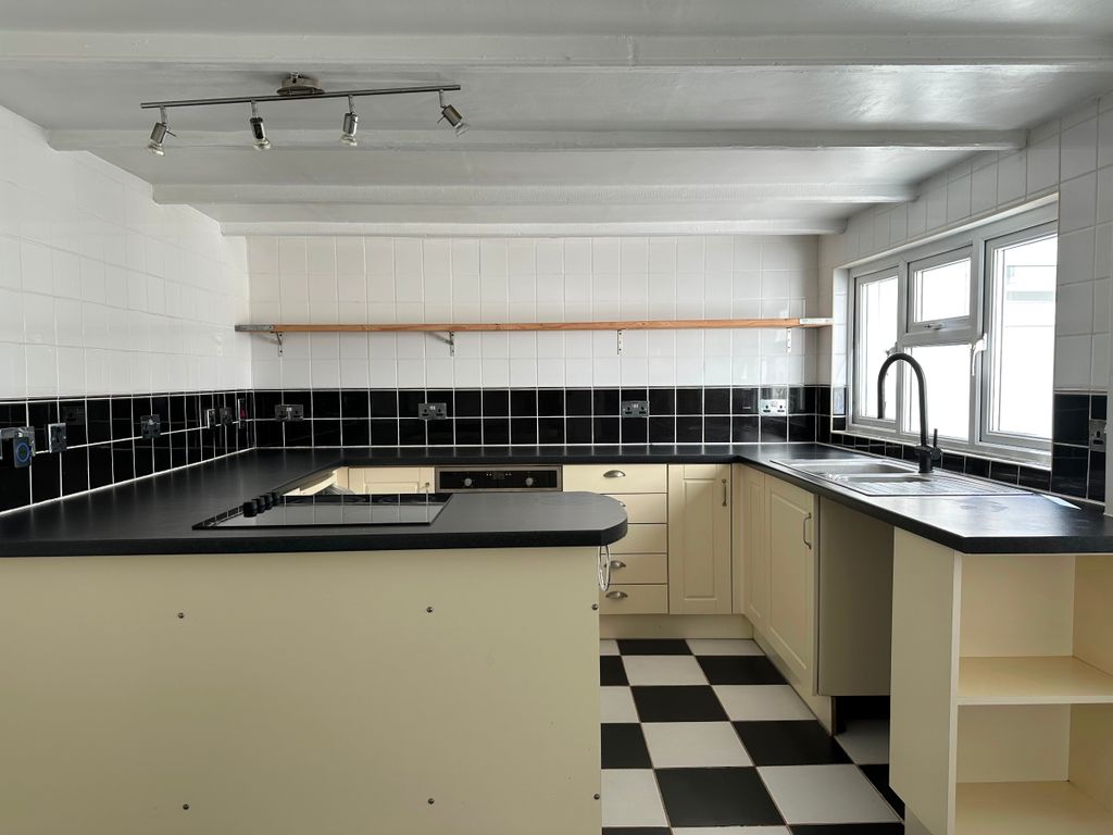 Property photo 3 of 24