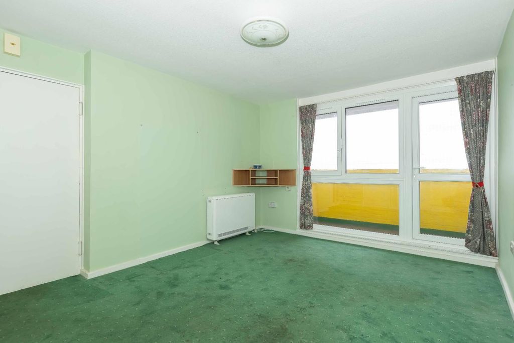 Property photo 3 of 13 Livingstone House_3.Jpg