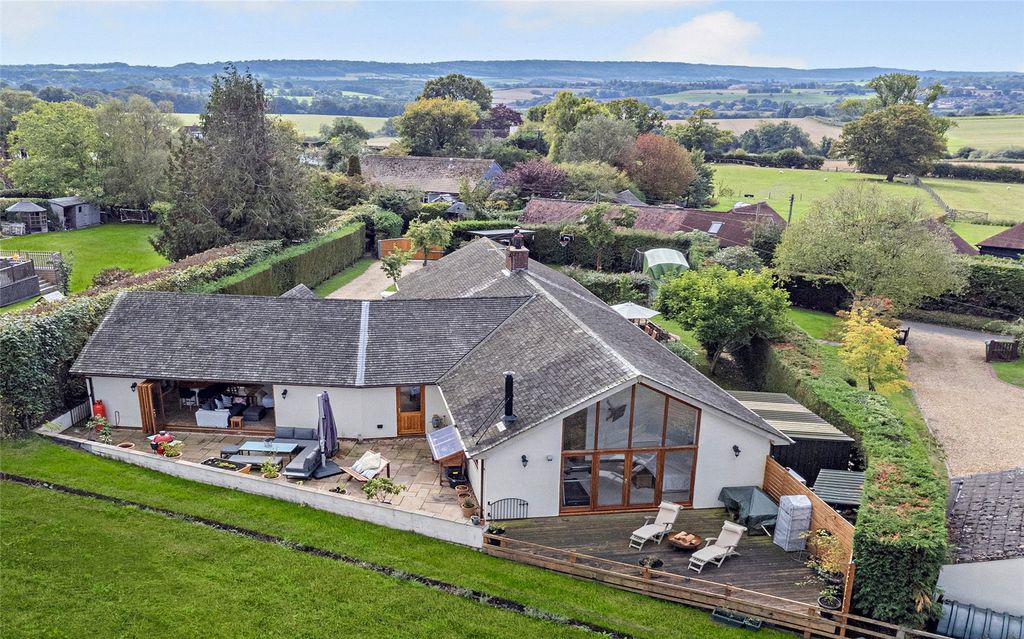 Property photo 1 of 21 Setting