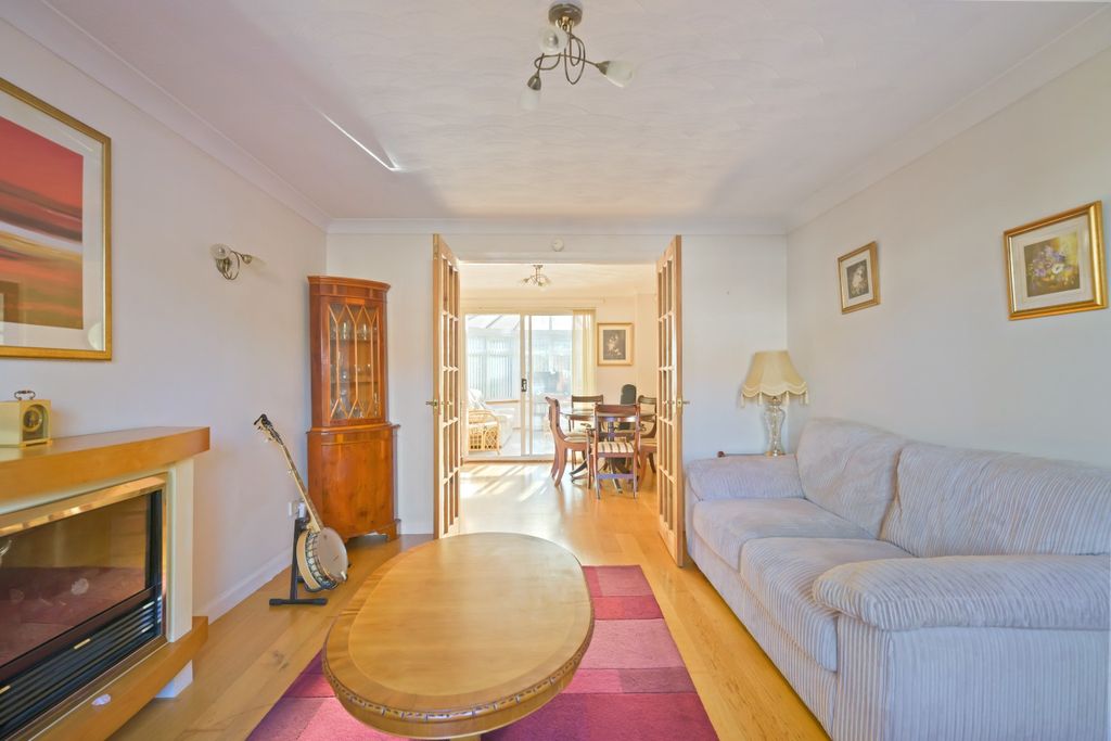 Property photo 2 of 27