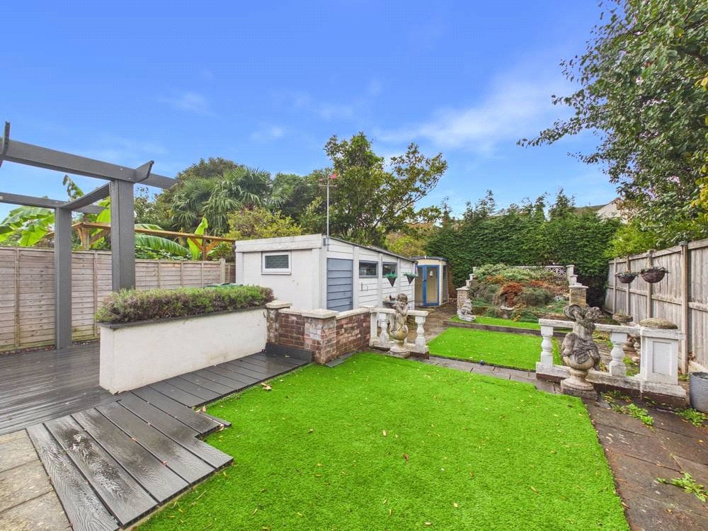 Property photo 2 of 16 Picture No. 17