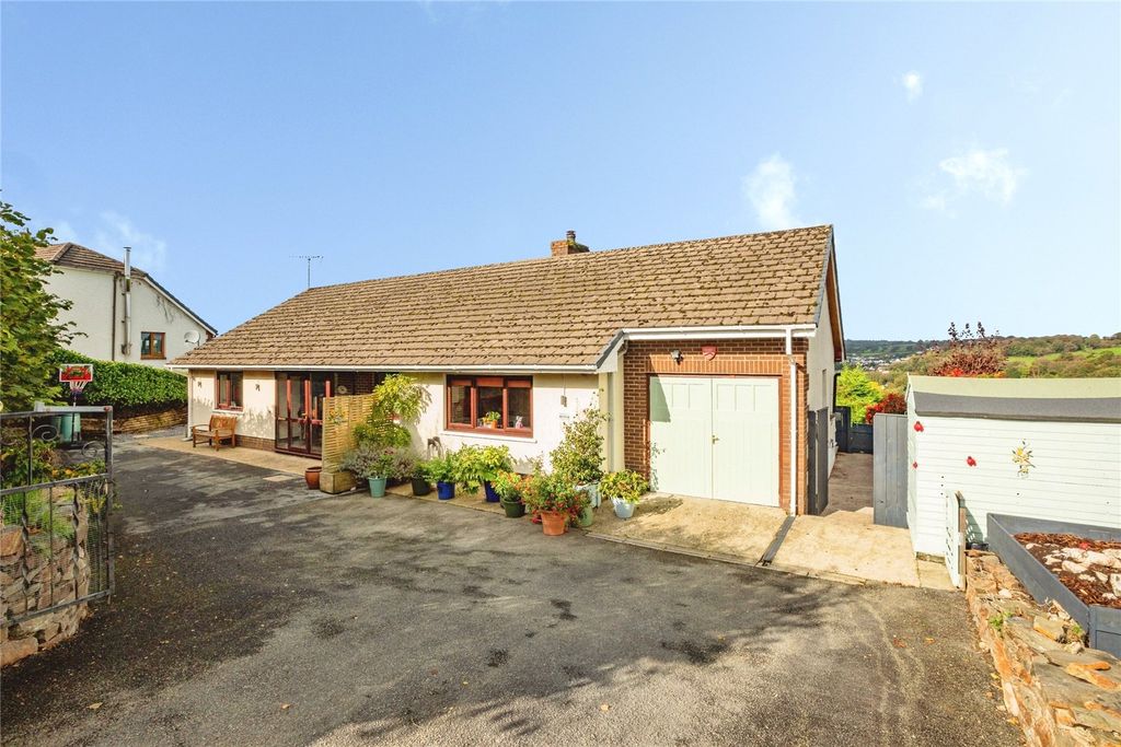 Property photo 1 of 31 Picture No. 02