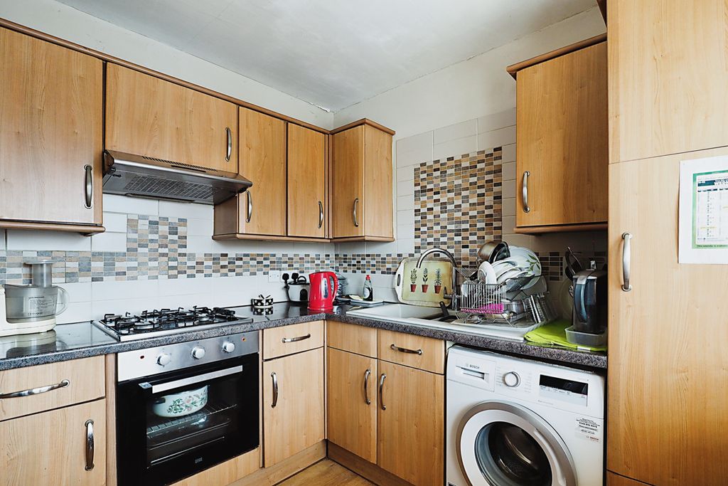 Property photo 3 of 14 Kitchen