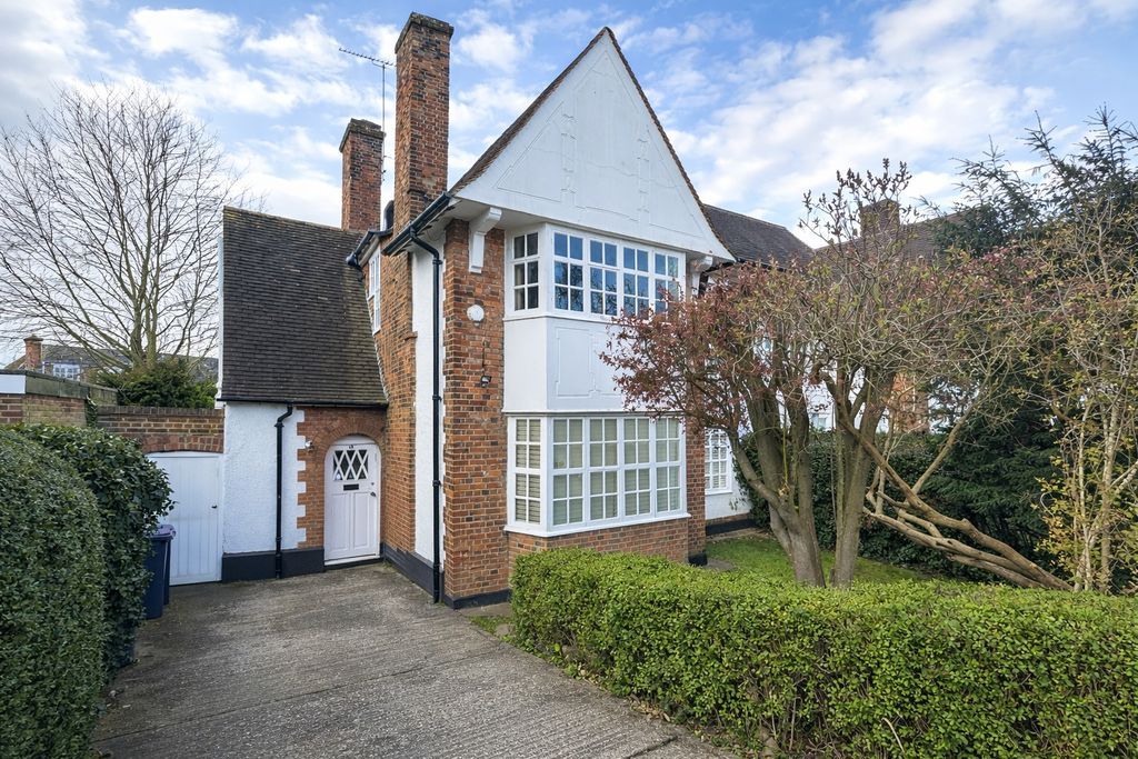 Property photo 1 of 12 Photo 7