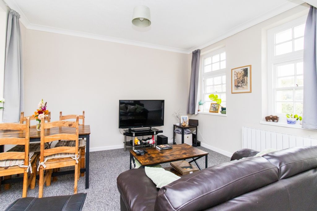 Property photo 2 of 17 Img_5928