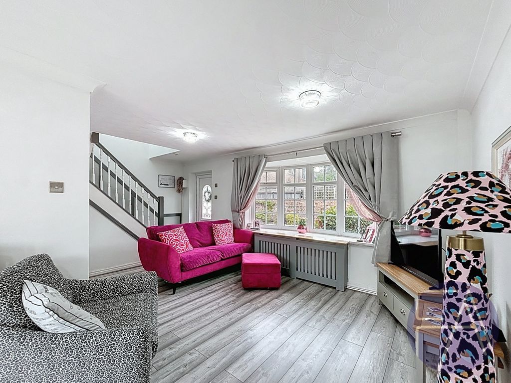 Property photo 3 of 18 4521562