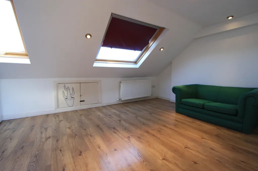 Property photo 1 of 4