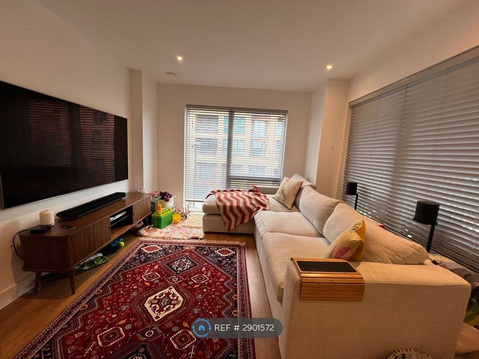 Property photo 1 of 34 Living Room