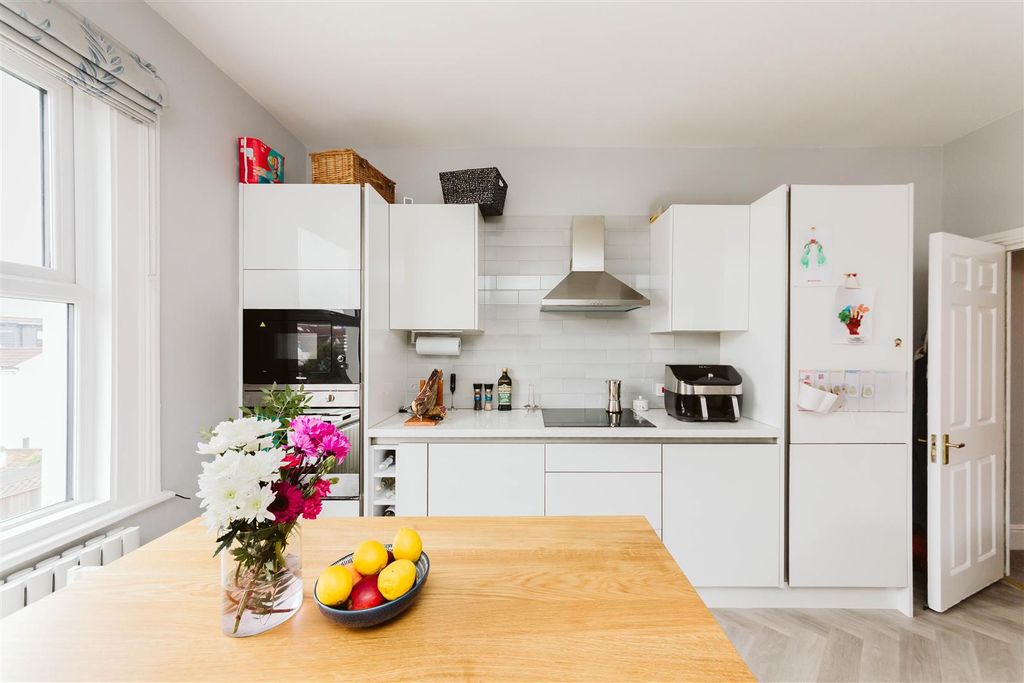 Property photo 2 of 14 Ks2B2241.Jpg