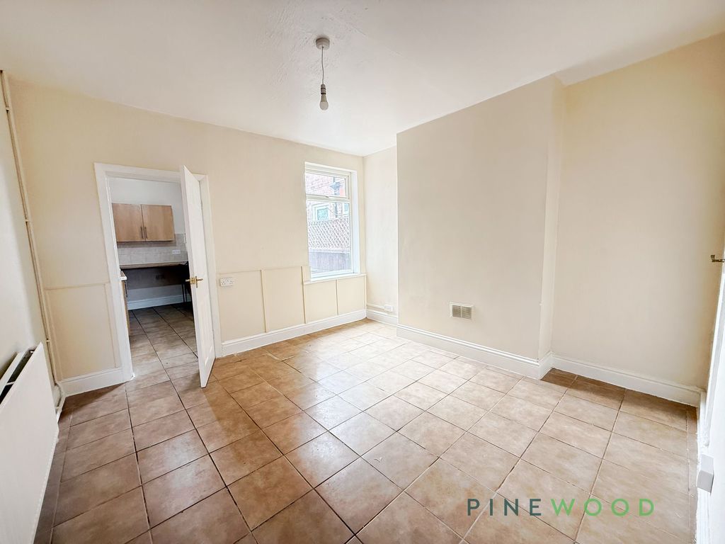 Property photo 3 of 10 Dining Room
