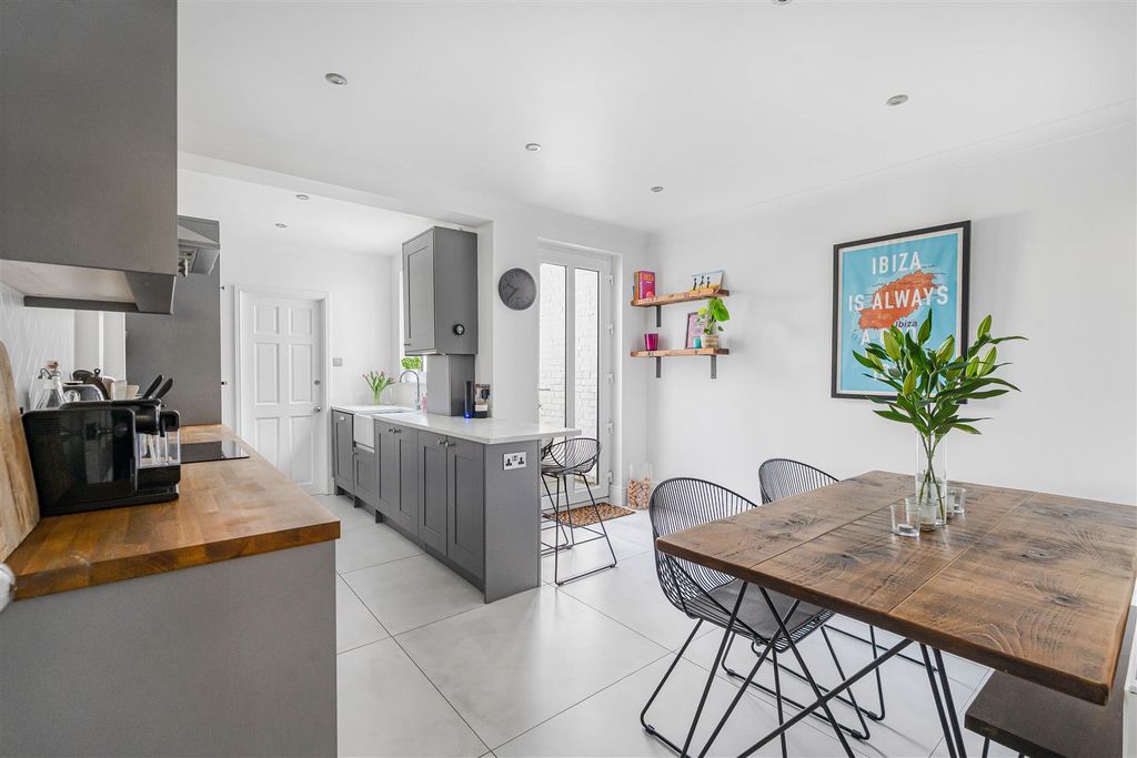 Property photo 3 of 20 Kitchen &amp; Dining Room