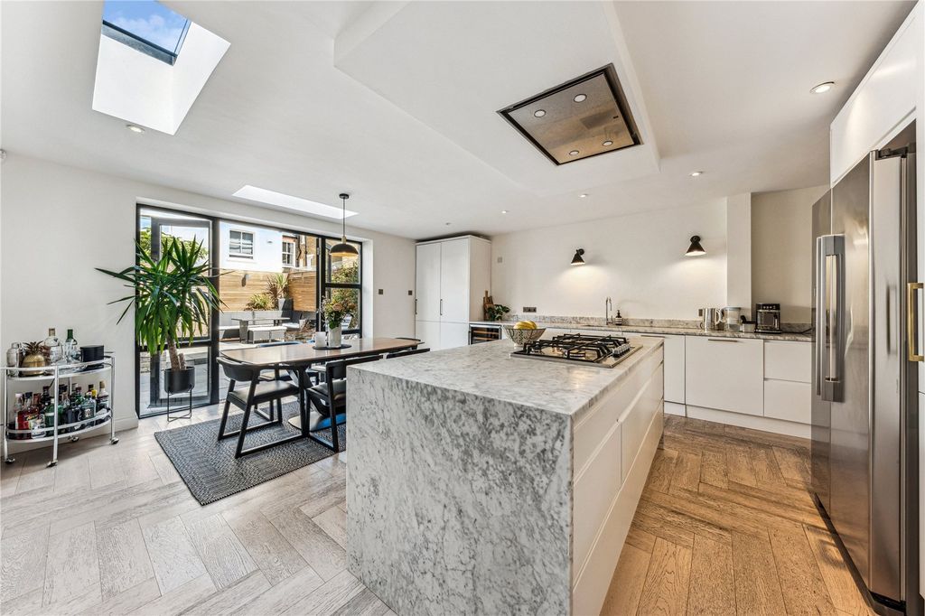 Property photo 1 of 14 Kitchen