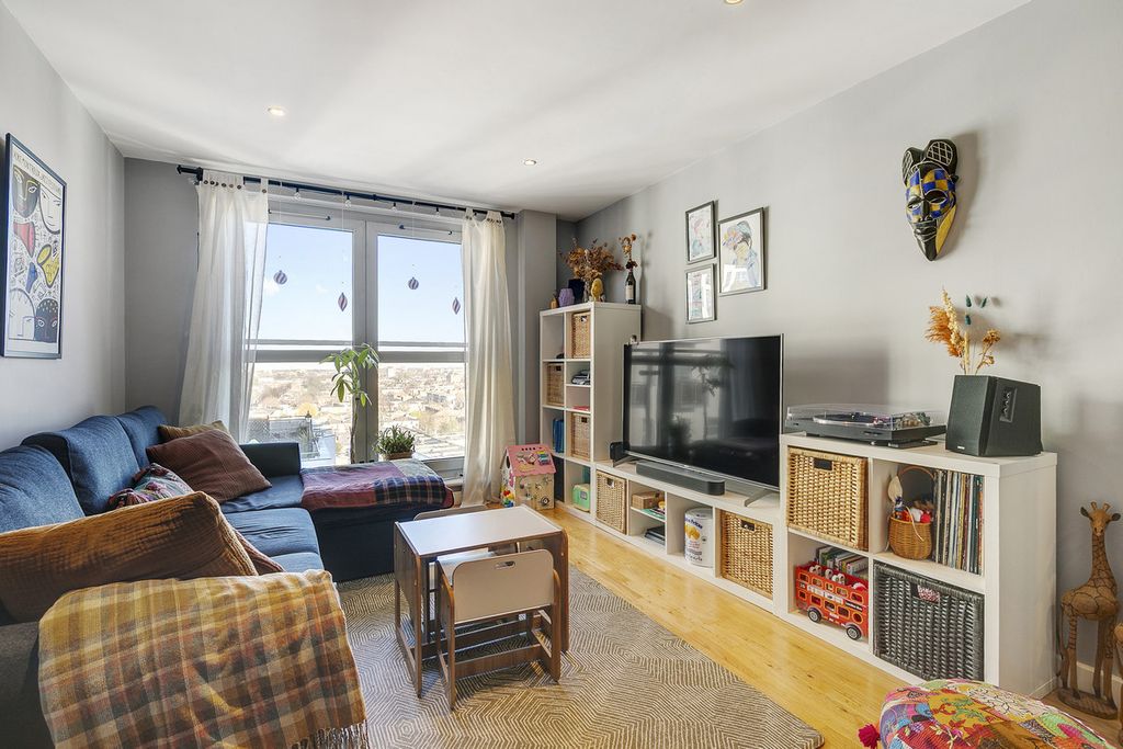 Property photo 3 of 18