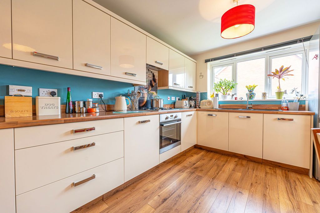 Property photo 2 of 44