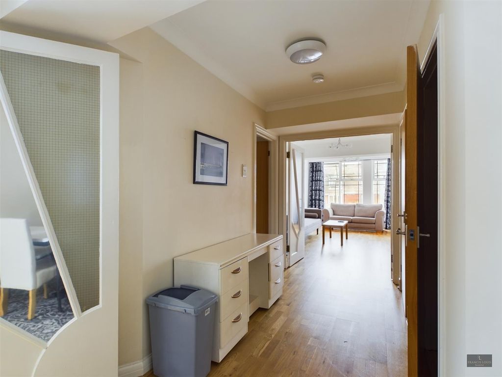 Additional image 9 of 3 bed flat to rentAngel Pavement, Fore Street, Exeter EX4