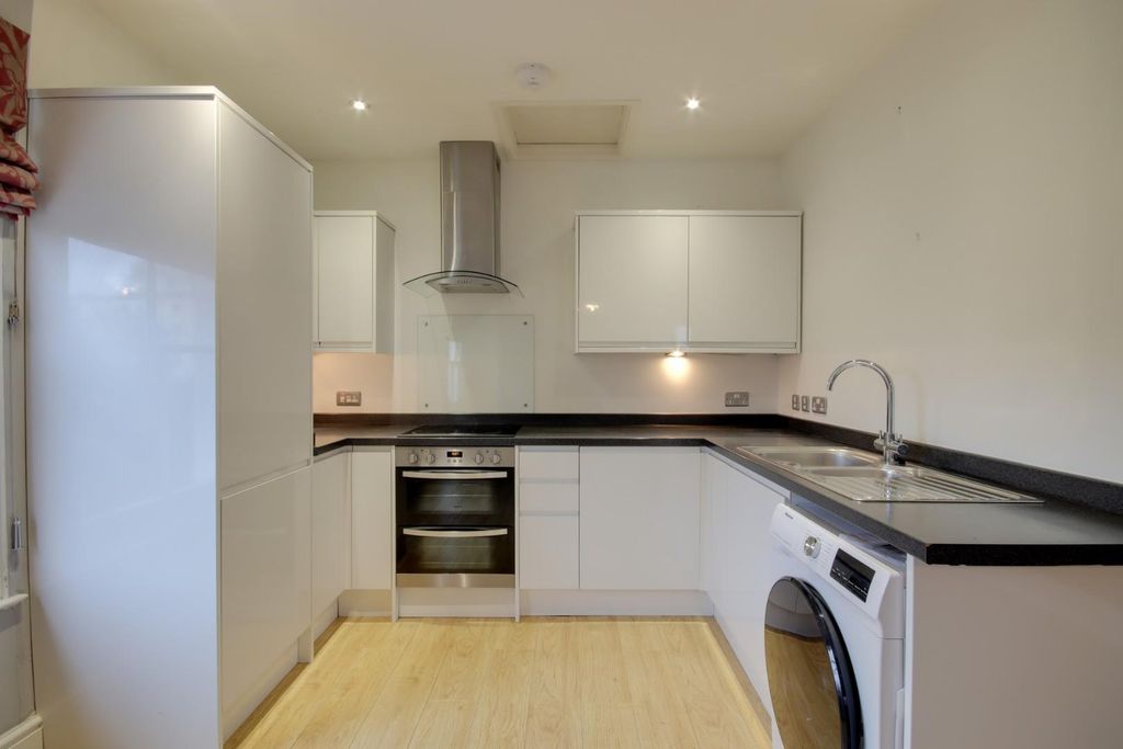 Property photo 2 of 8 Kitchen