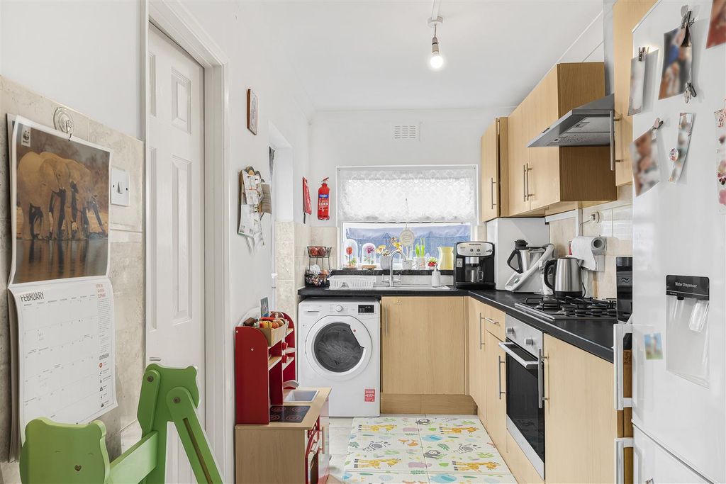 Property photo 2 of 19 2