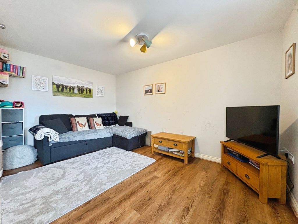 Property photo 2 of 14 5353425