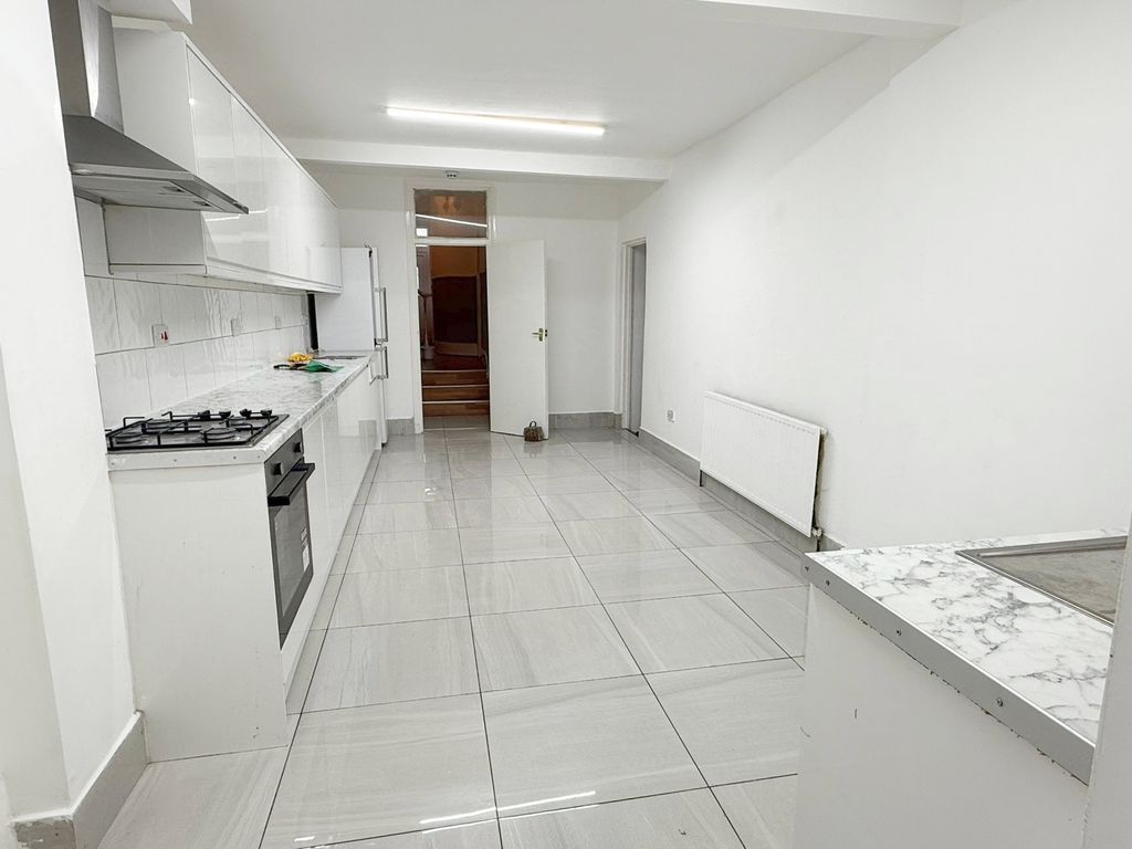 Property photo 2 of 22 Kitchen