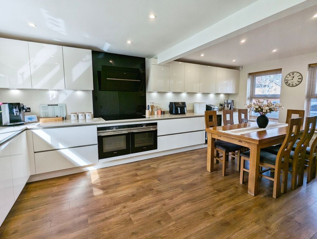 Property photo 2 of 26