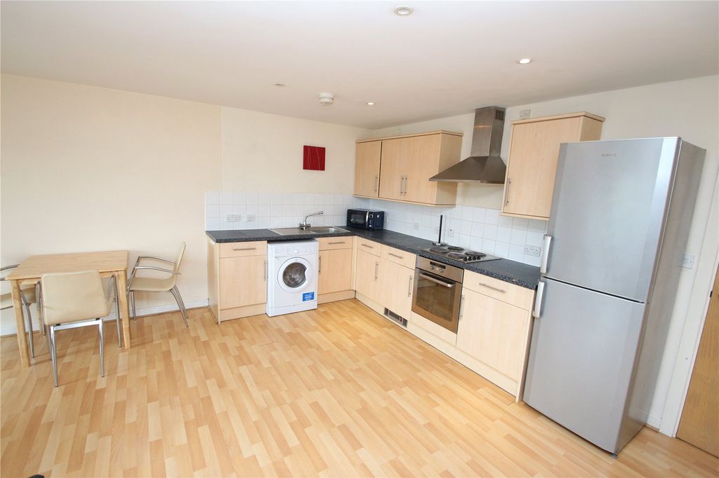 Property photo 3 of 8 Picture No. 02