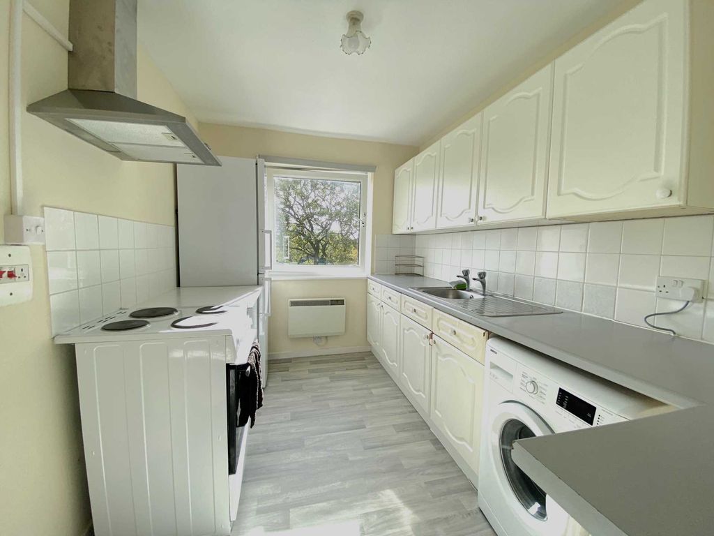 Property photo 2 of 9 Photo