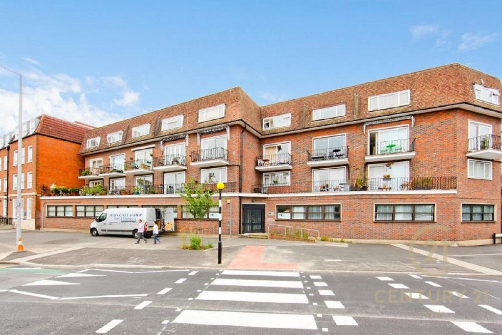 Property photo 1 of 8