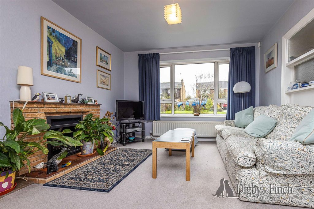 Property photo 2 of 23