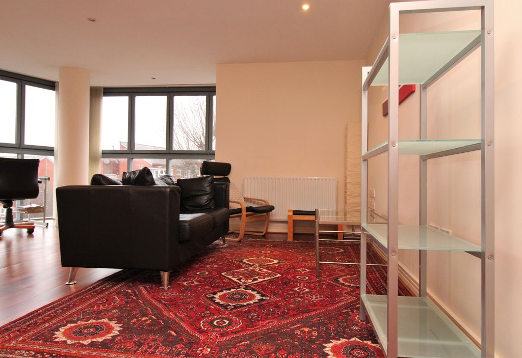 Property photo 2 of 17 Living Area