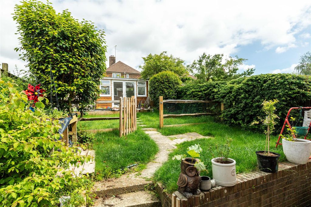 Property photo 3 of 15 Garden