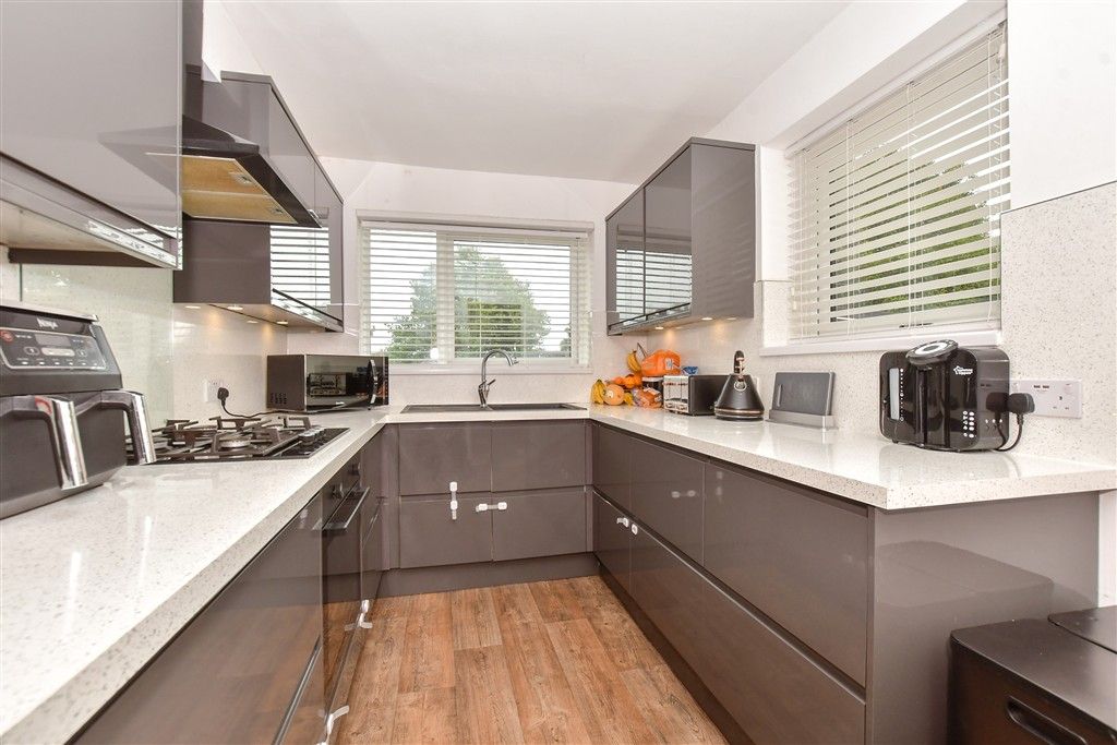 Property photo 3 of 12 Kitchen