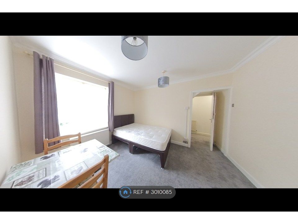 Property photo 1 of 7 Bedroom 2