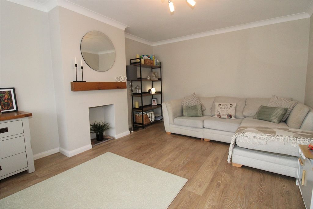 Property photo 2 of 21 Picture No. 04