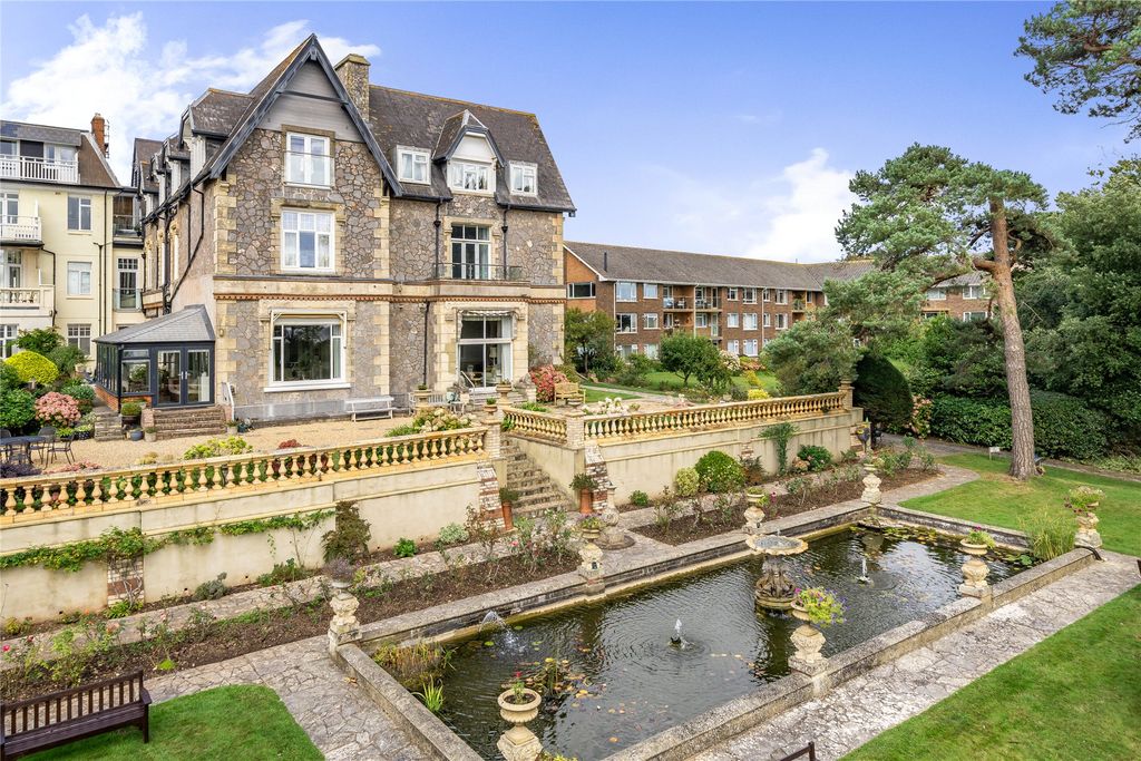 Property photo 2 of 16 2 - Outside