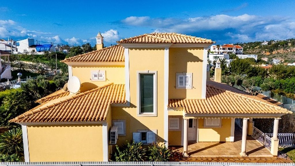 Property photo 3 of 19