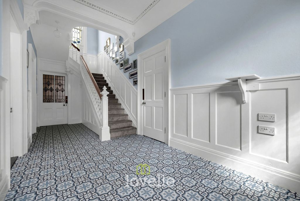 Property photo 3 of 59