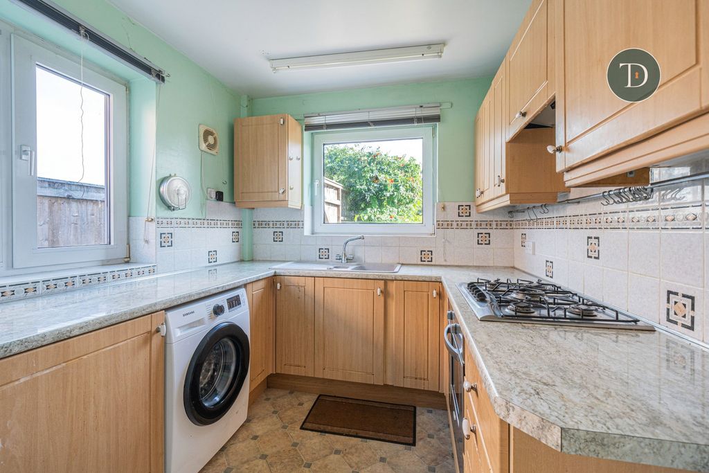 Property photo 3 of 31