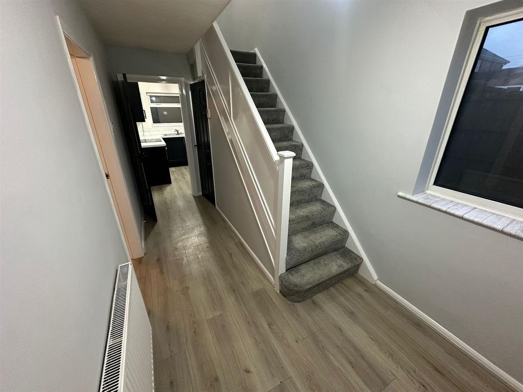 Property photo 3 of 15 48c067Cf-Cdfa-4A89-Ad06-7E65E34Fbf6c.Jpg