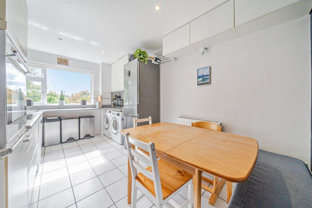 Property photo 2 of 12 Picture No. 10