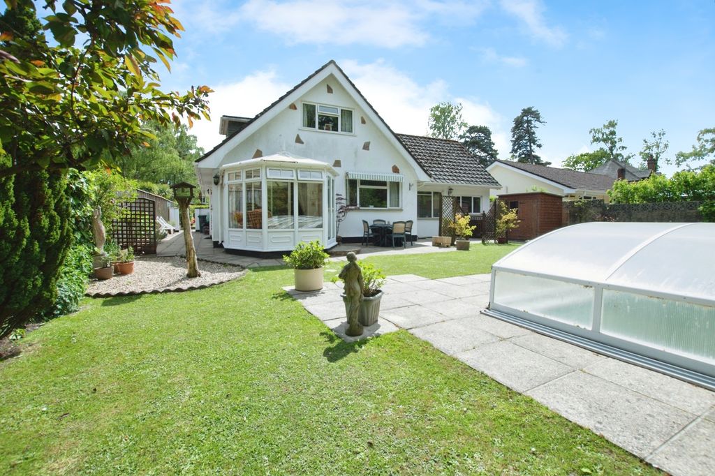 Property photo 2 of 17 Photo