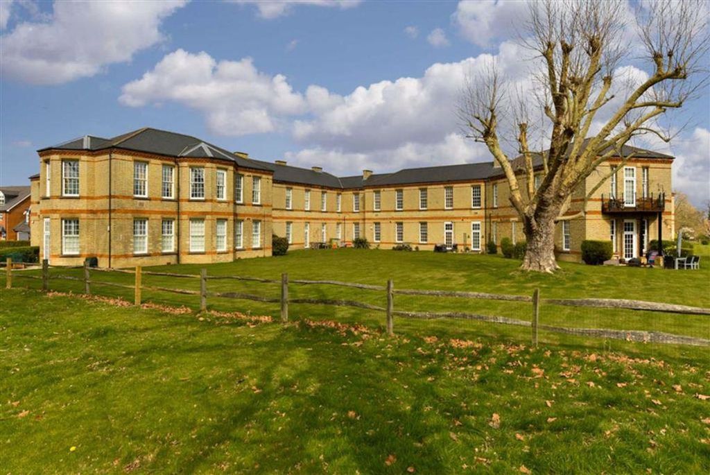 Property photo 1 of 10 Gladstone House, Horton Crescent, Epsom - Kt19 8Bw