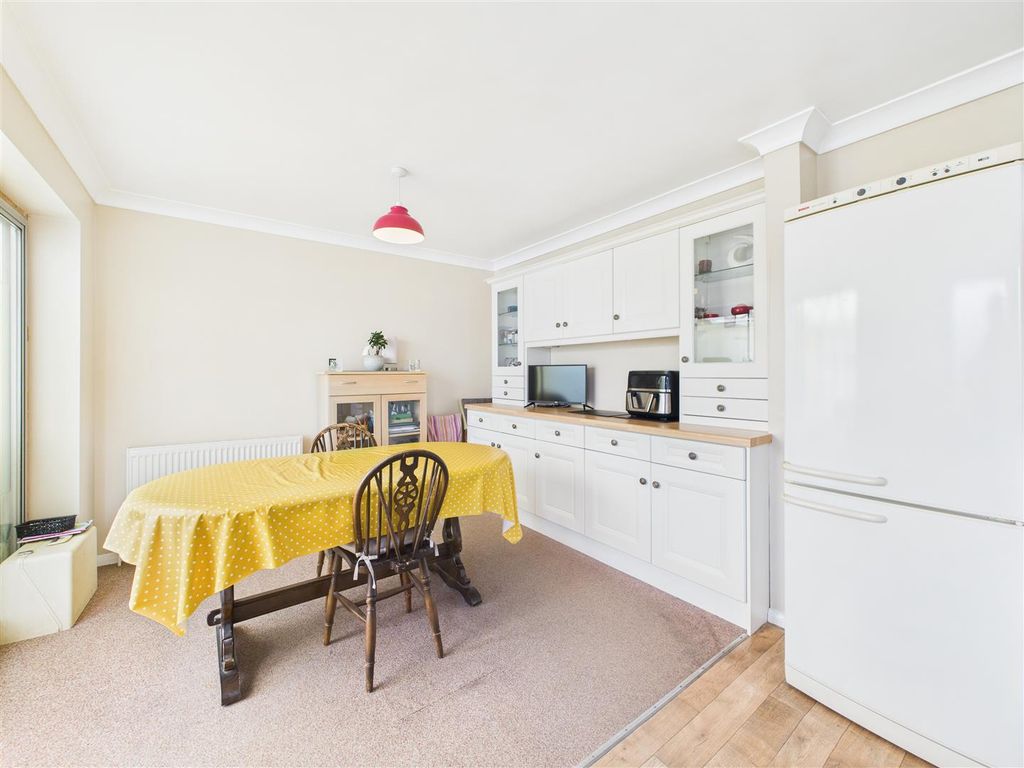 Property photo 3 of 26