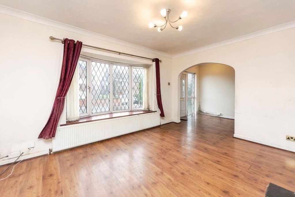 Property photo 2 of 15 Pbox-Img.Jpg