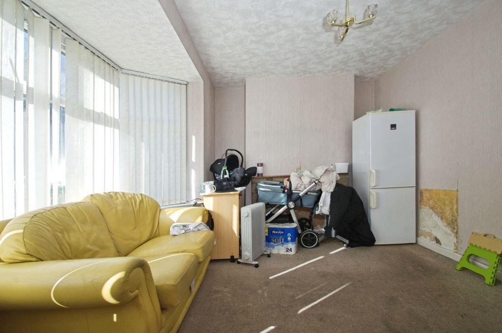 Property photo 3 of 17 Photo