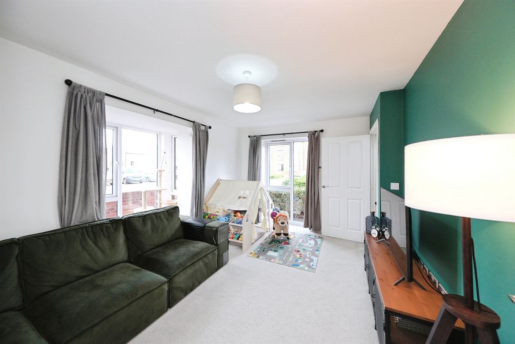 Property photo 3 of 20
